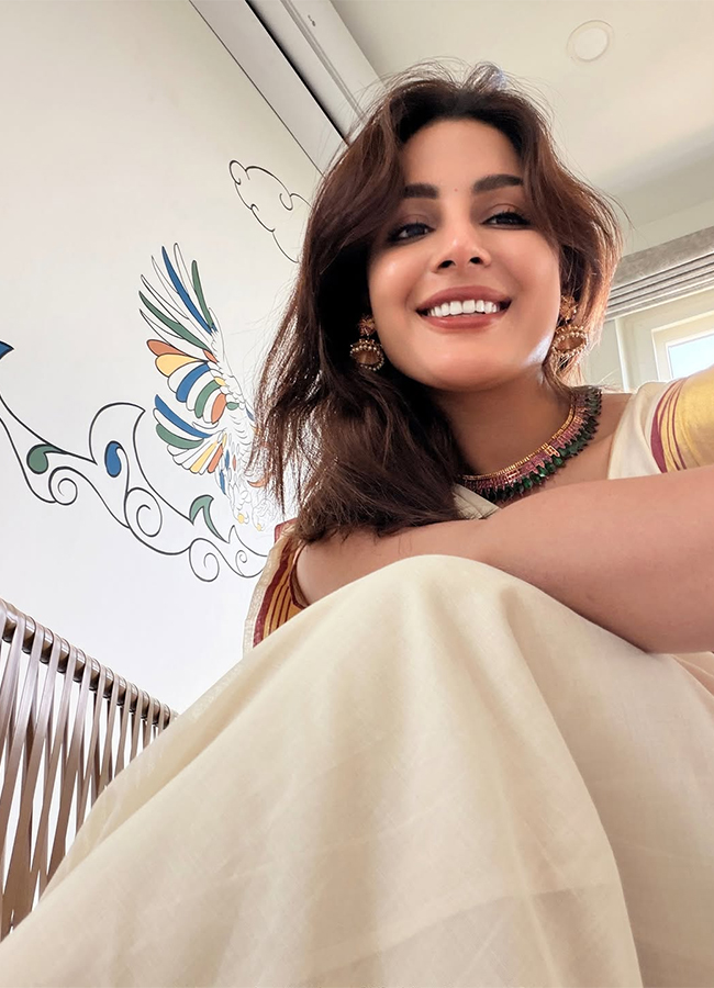 Actress Samyuktha Menon Visits Tirumala Photos8