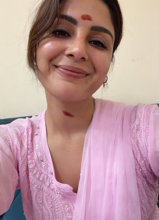 Actress Samyuktha Menon Visits Tirumala Photos9