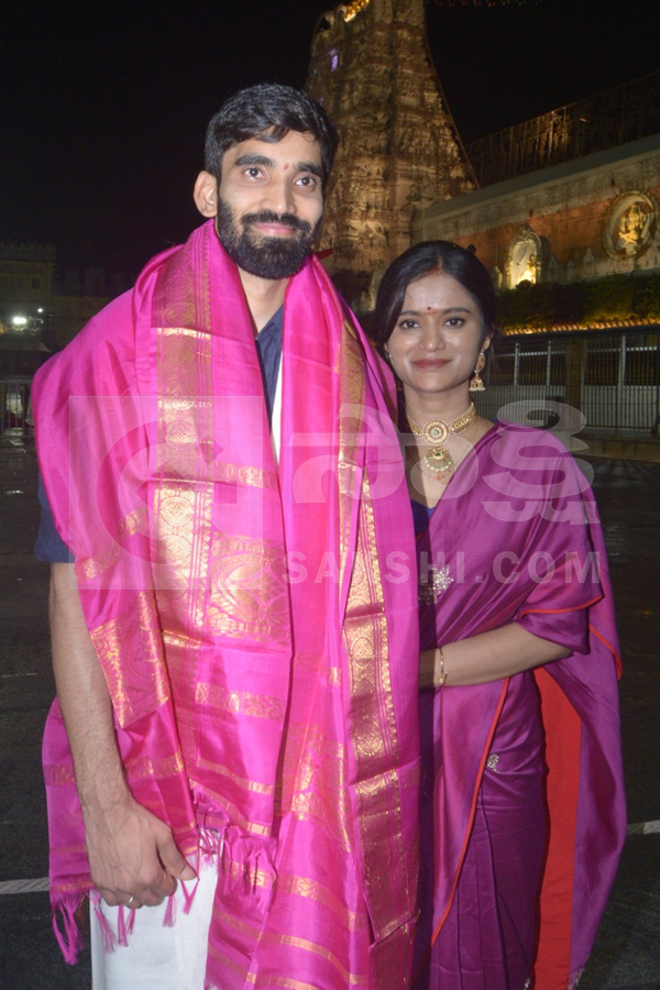 Celebrities Visited Tirumala Temple Photos2