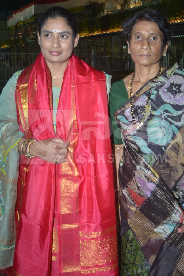 Celebrities Visited Tirumala Temple Photos11