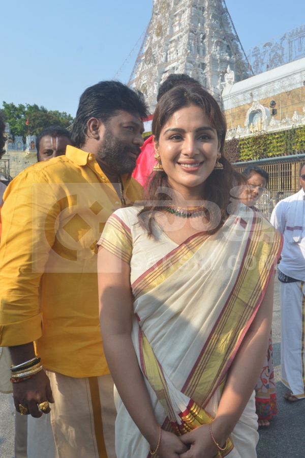 Celebrities Visited Tirumala Temple Photos14