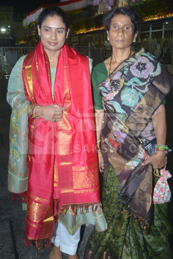 Celebrities Visited Tirumala Temple Photos10