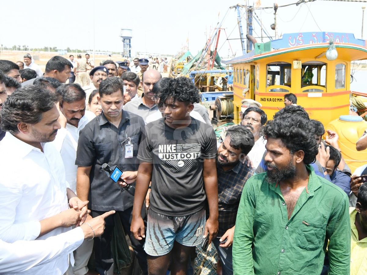 YS Jagan Juvvaladinne Tour Photos15