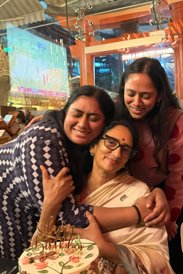 Actor Prabhas Aunty Shyamala Devi Birthday Celebrations Photos3