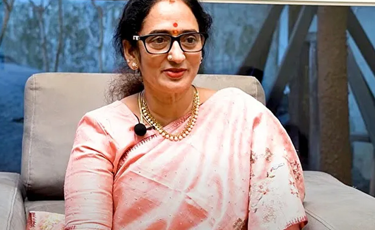 Actor Prabhas Aunty Shyamala Devi Birthday Celebrations Photos6