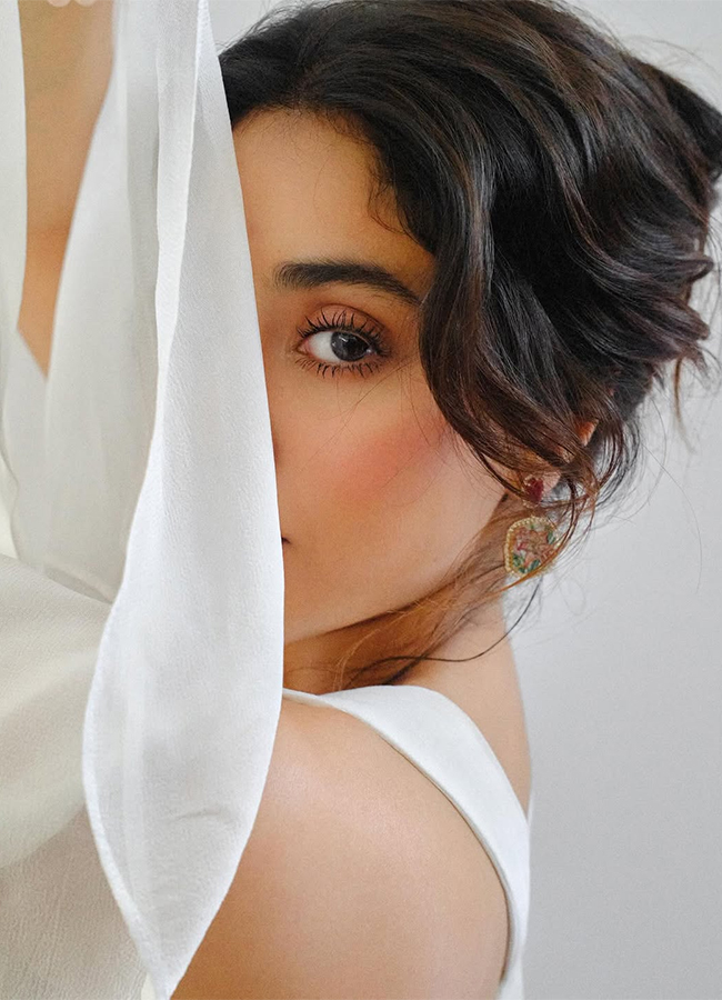 Peddi Postponed : Indian Actress Janhvi Kapoor Latest Photos10