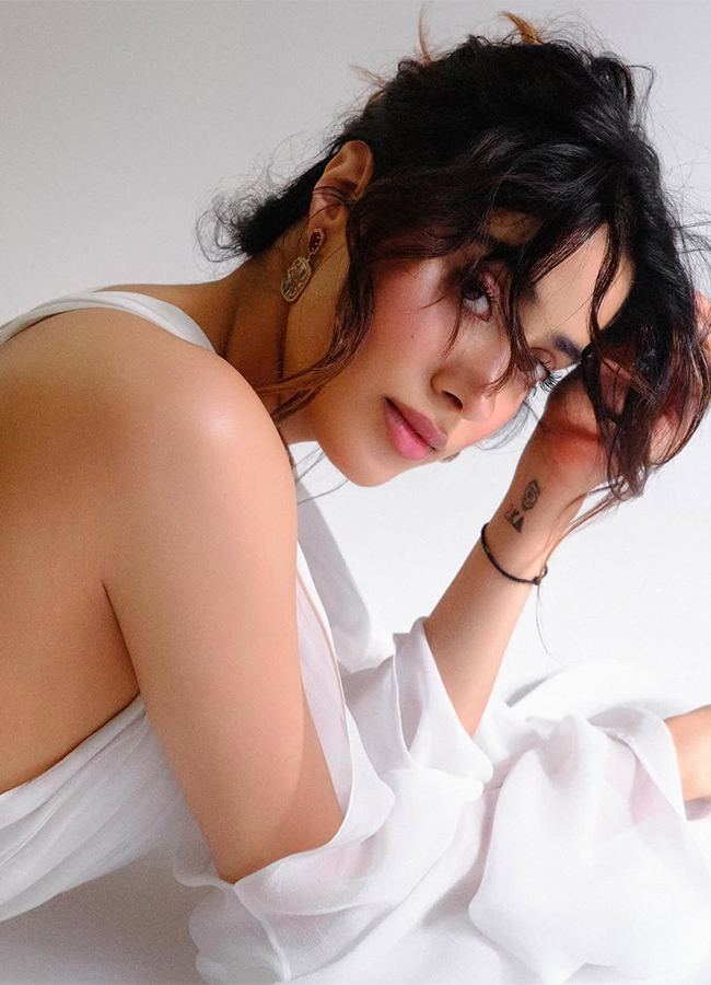 Peddi Postponed : Indian Actress Janhvi Kapoor Latest Photos6