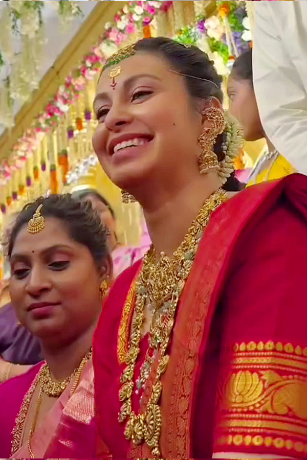 Actress Abhinaya shares beautiful wedding pics on her 1st wedding Anniversary Photos11