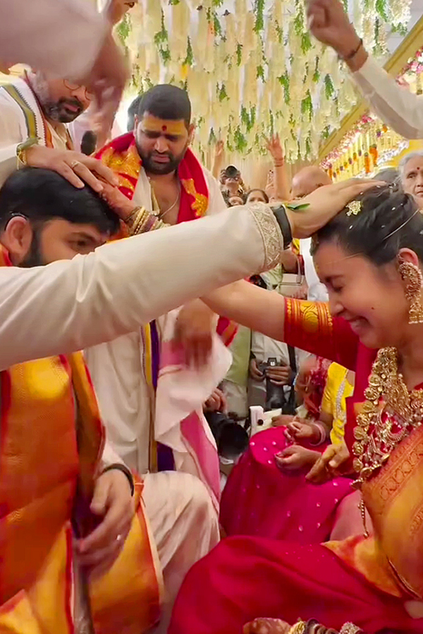 Actress Abhinaya shares beautiful wedding pics on her 1st wedding Anniversary Photos13