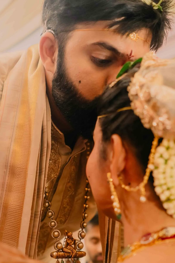 Actress Abhinaya shares beautiful wedding pics on her 1st wedding Anniversary Photos4