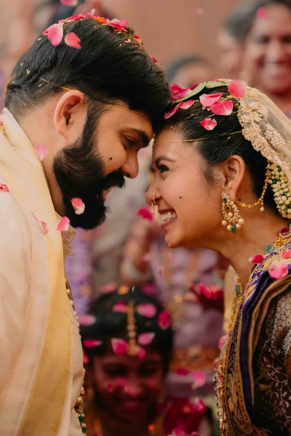 Actress Abhinaya shares beautiful wedding pics on her 1st wedding Anniversary Photos5