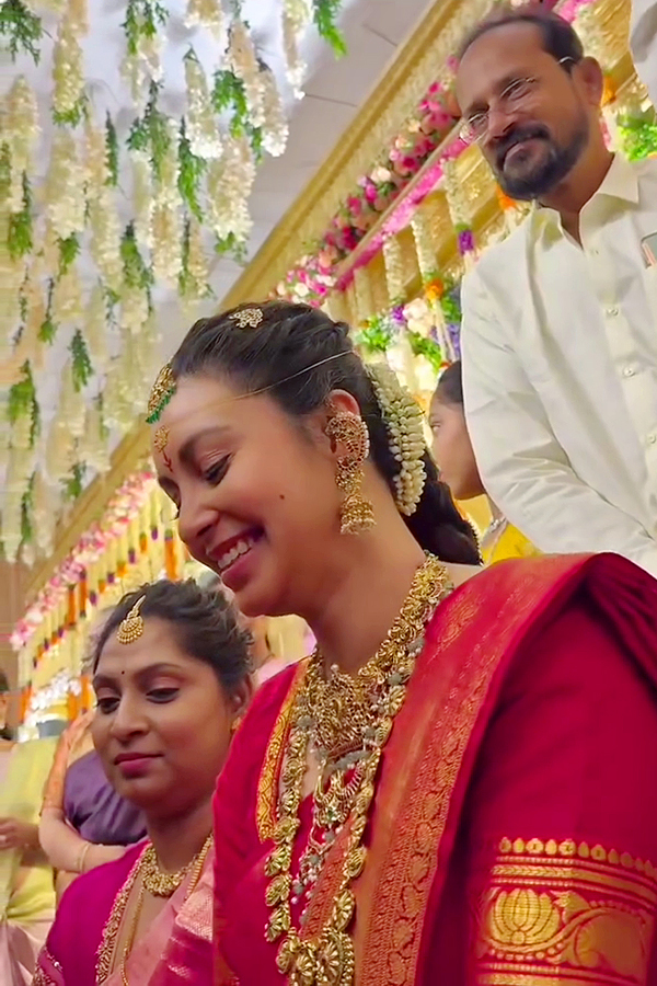 Actress Abhinaya shares beautiful wedding pics on her 1st wedding Anniversary Photos10