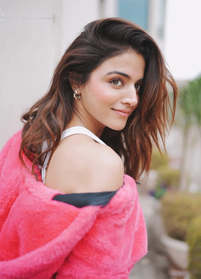 Bollywood Actress Wamiqa Gabbi HD Photos2