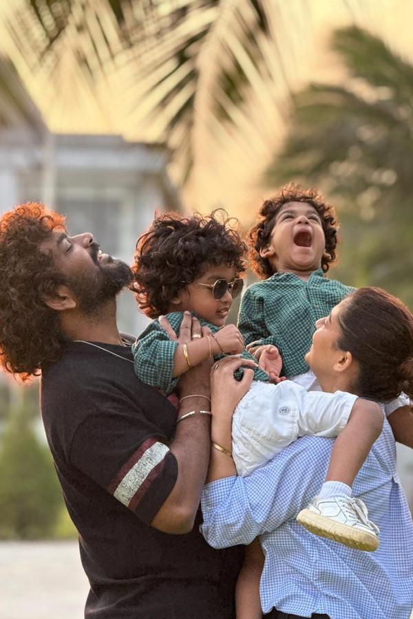 Actress Nayanthara Playing With Her Twin Kids Photos7