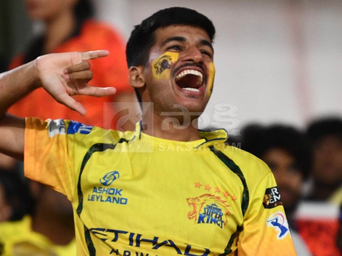 Celebrities And Fans In IPL Match At Hyderabad Uppal Cricket Stadium Photos28