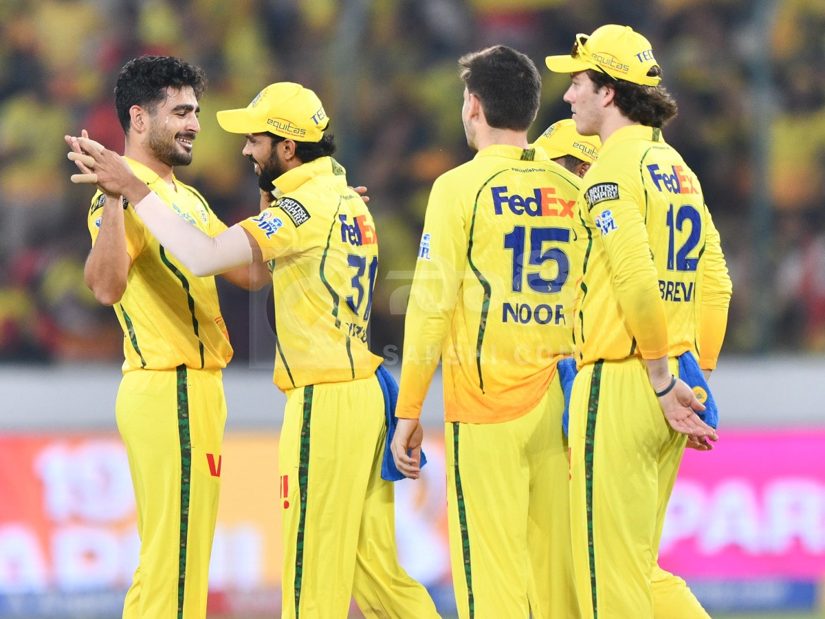 Celebrities And Fans In IPL Match At Hyderabad Uppal Cricket Stadium Photos32