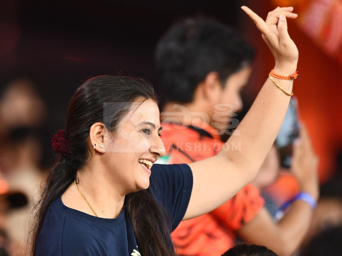 Celebrities And Fans In IPL Match At Hyderabad Uppal Cricket Stadium Photos38