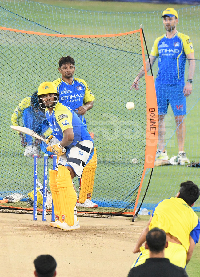 IPL 2026 : SRH vs CSK Match in Hyderabad 14