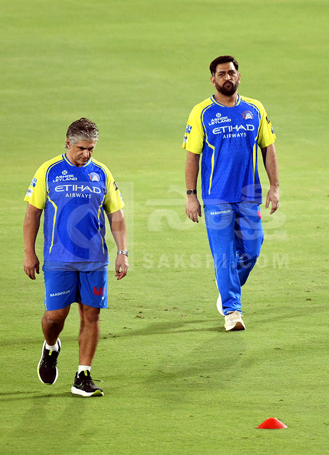 IPL 2026 : SRH vs CSK Match in Hyderabad 15