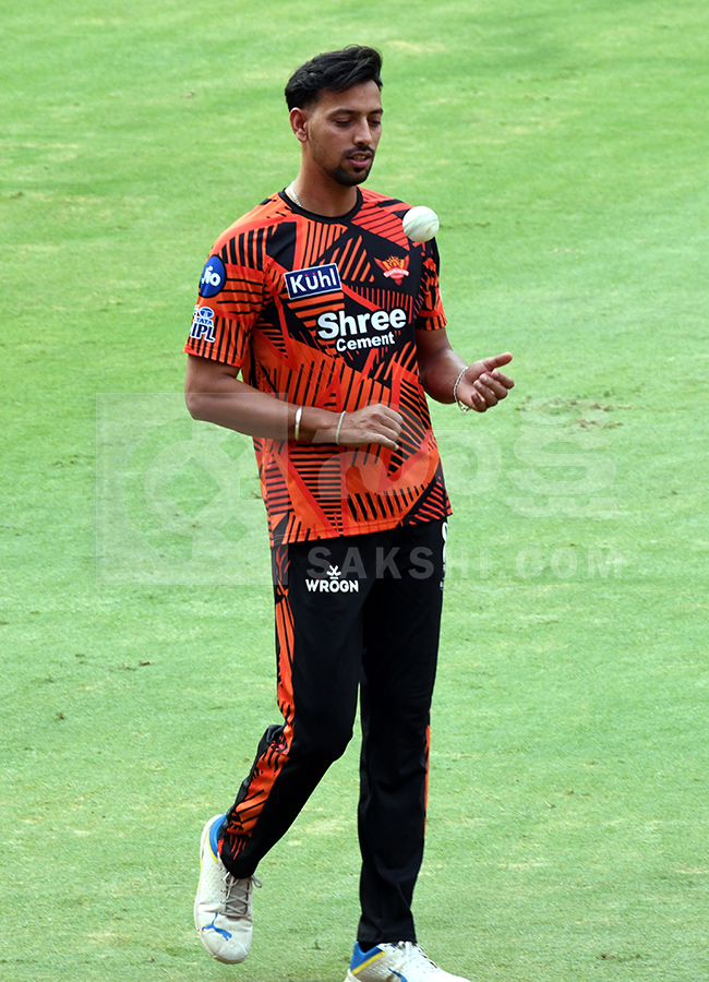 IPL 2026 : SRH vs CSK Match in Hyderabad 18