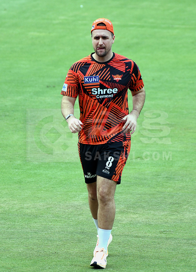 IPL 2026 : SRH vs CSK Match in Hyderabad 20