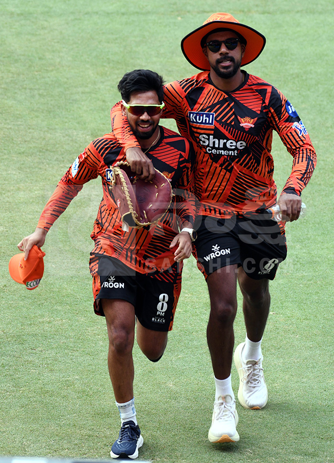 IPL 2026 : SRH vs CSK Match in Hyderabad 22