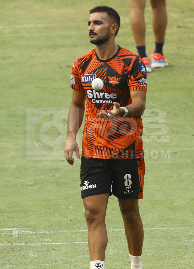 IPL 2026 : SRH vs CSK Match in Hyderabad 40