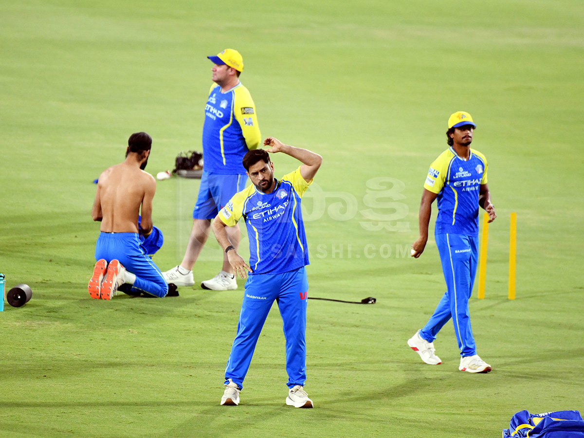 IPL 2026 : SRH vs CSK Match in Hyderabad 5