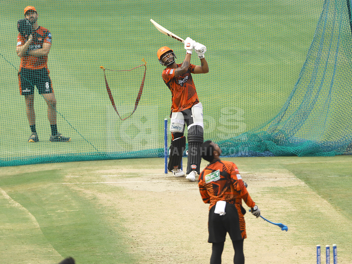 IPL 2026 : SRH vs CSK Match in Hyderabad 6