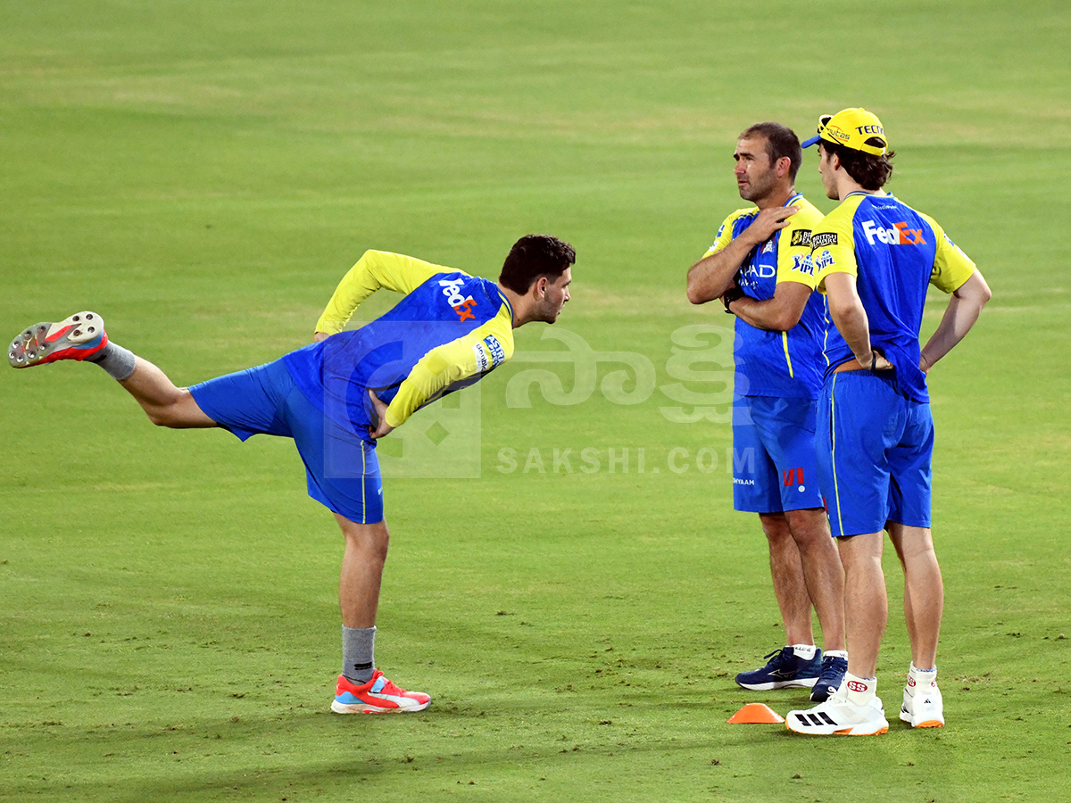 IPL 2026 : SRH vs CSK Match in Hyderabad 8