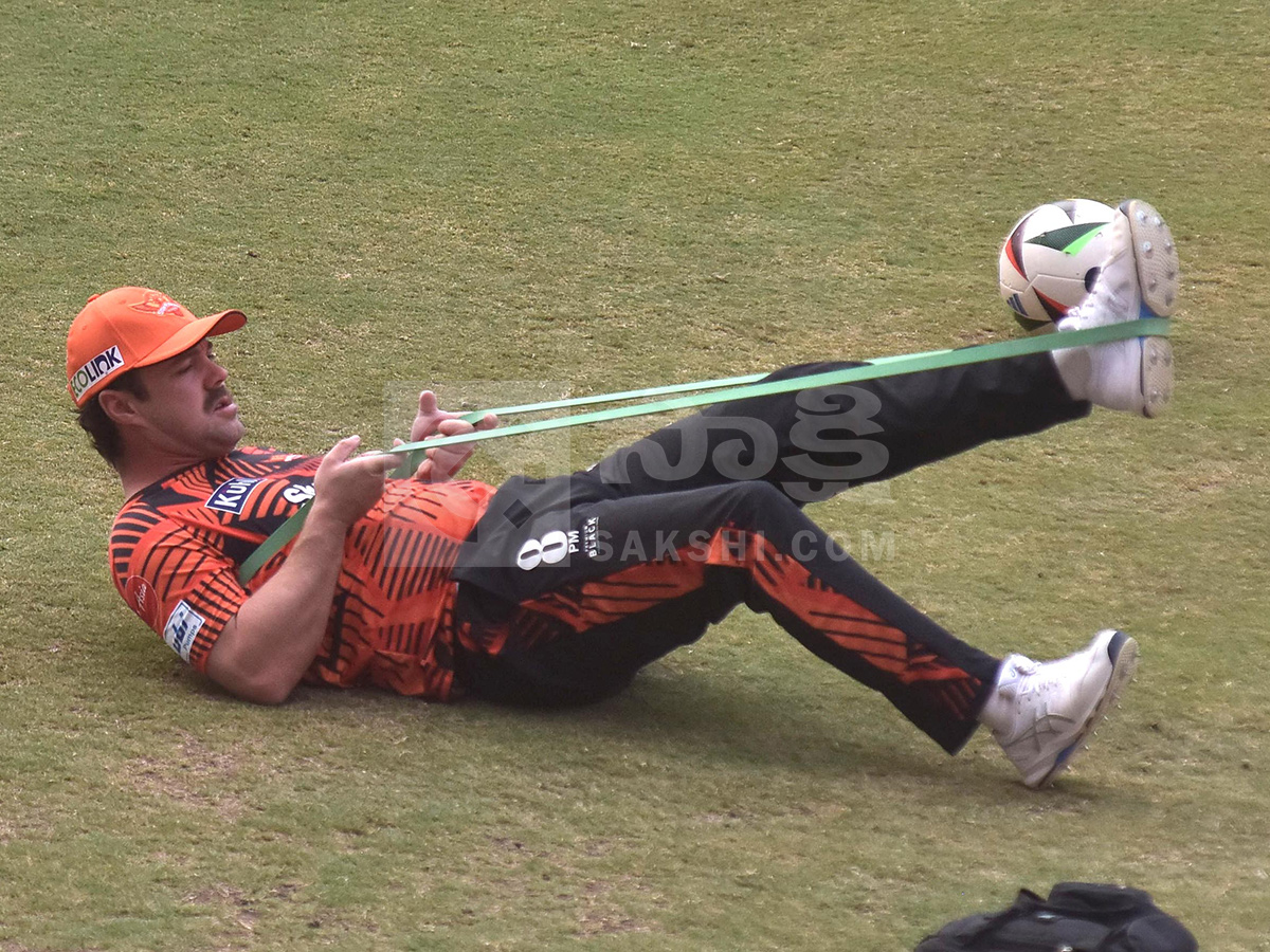 IPL 2026 : SRH vs CSK Match in Hyderabad 9