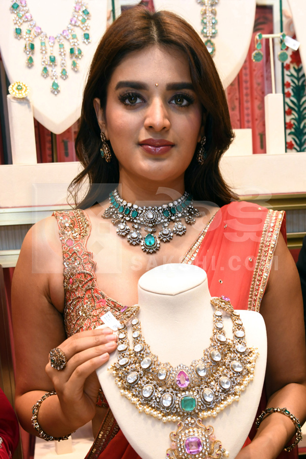 Actress Nidhhi Agarwal launched Jewellery in Hyderabad Photos3