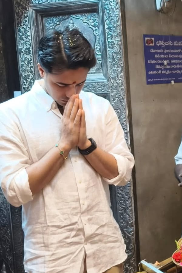 SRH Player Abhishek Sharma Visits Balkampet Yellamma Temple Photos5