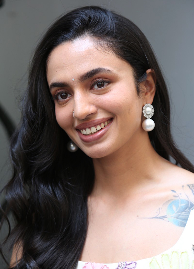 Biker Movie : Actress Malvika Nair HD Photos12