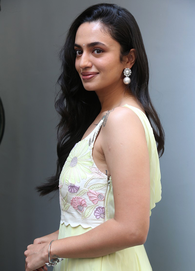 Biker Movie : Actress Malvika Nair HD Photos20