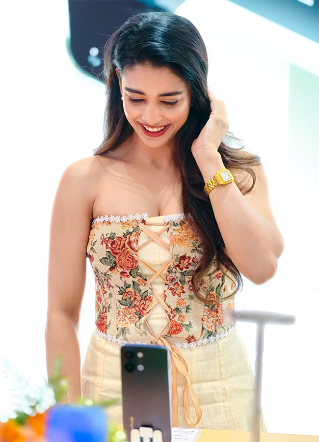 Heroine Daksha Nagarkar At Ameerpet13