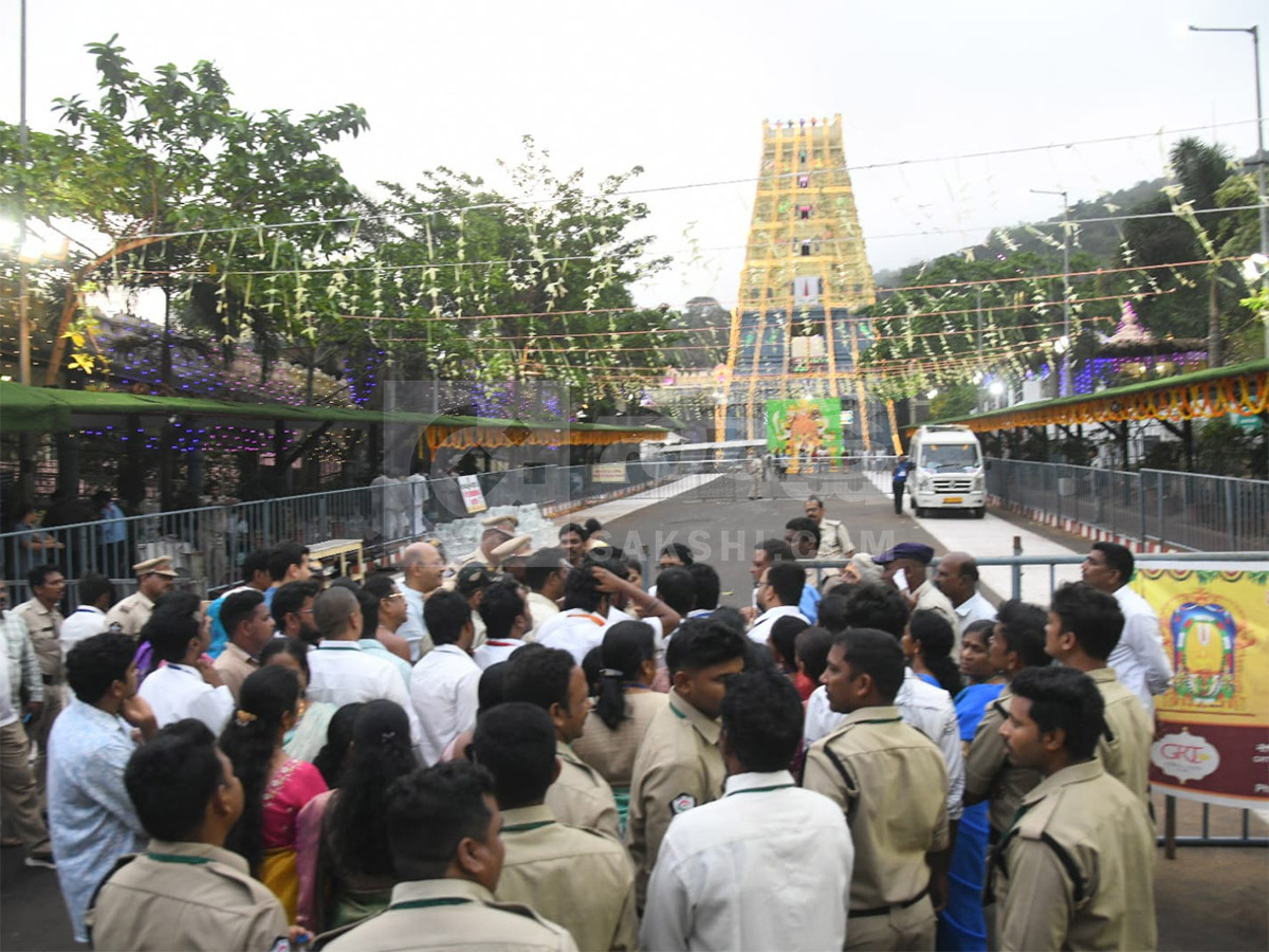 Simhachalam Varaha Lakshmi Narasimha Swamy Chandanotsavam 2026 Photos6