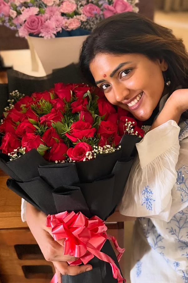 Actress Eesha Rebba Birthday Moments Photos3