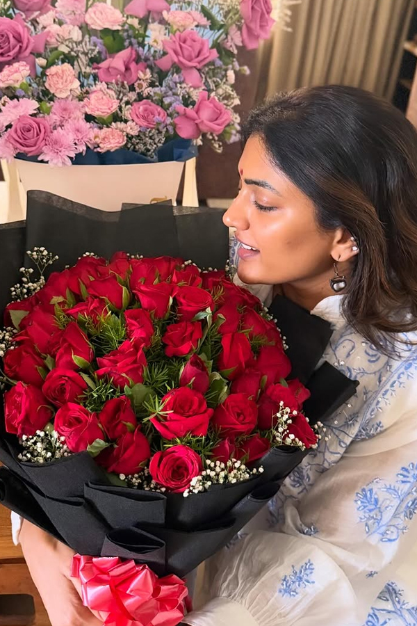 Actress Eesha Rebba Birthday Moments Photos5