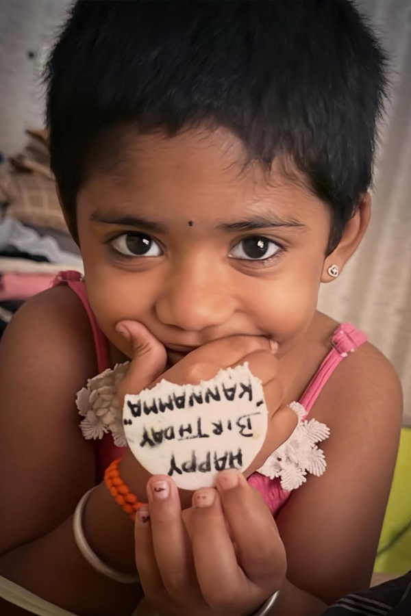 Actress Eesha Rebba Birthday Moments Photos10