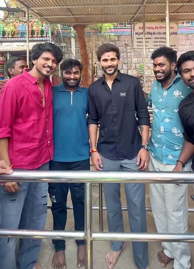 Cricketer Nitish Kumar Reddy in Peddamma Talli Temple Jubilee Hills11