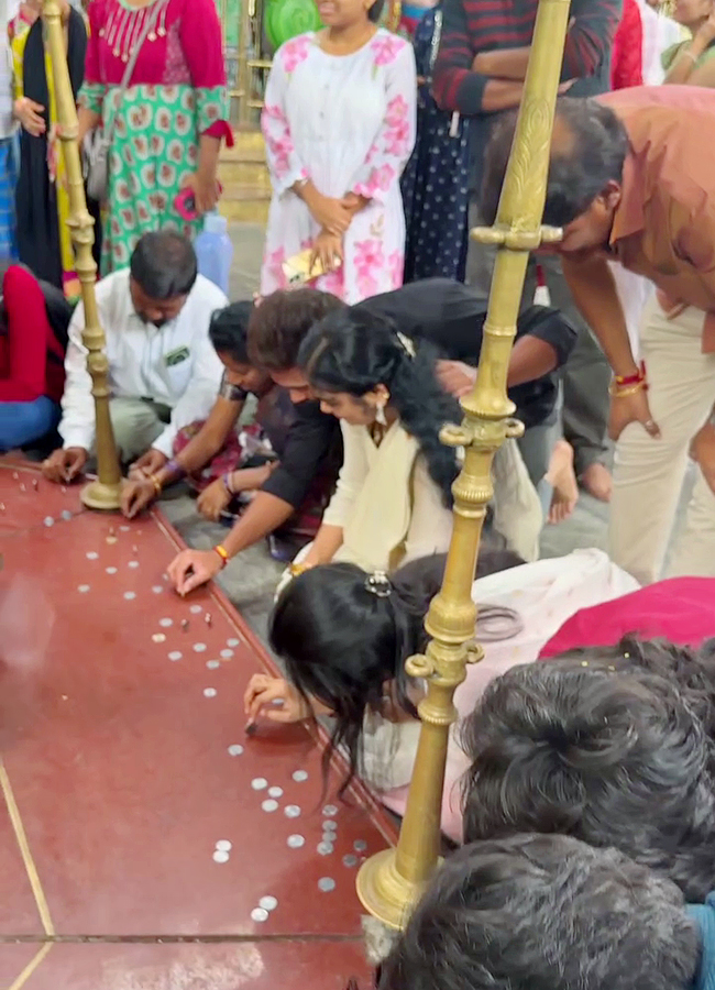 Cricketer Nitish Kumar Reddy in Peddamma Talli Temple Jubilee Hills15
