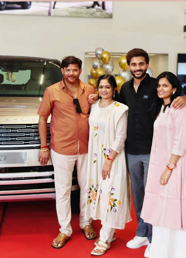 Cricketer Nitish Kumar Reddy in Peddamma Talli Temple Jubilee Hills3