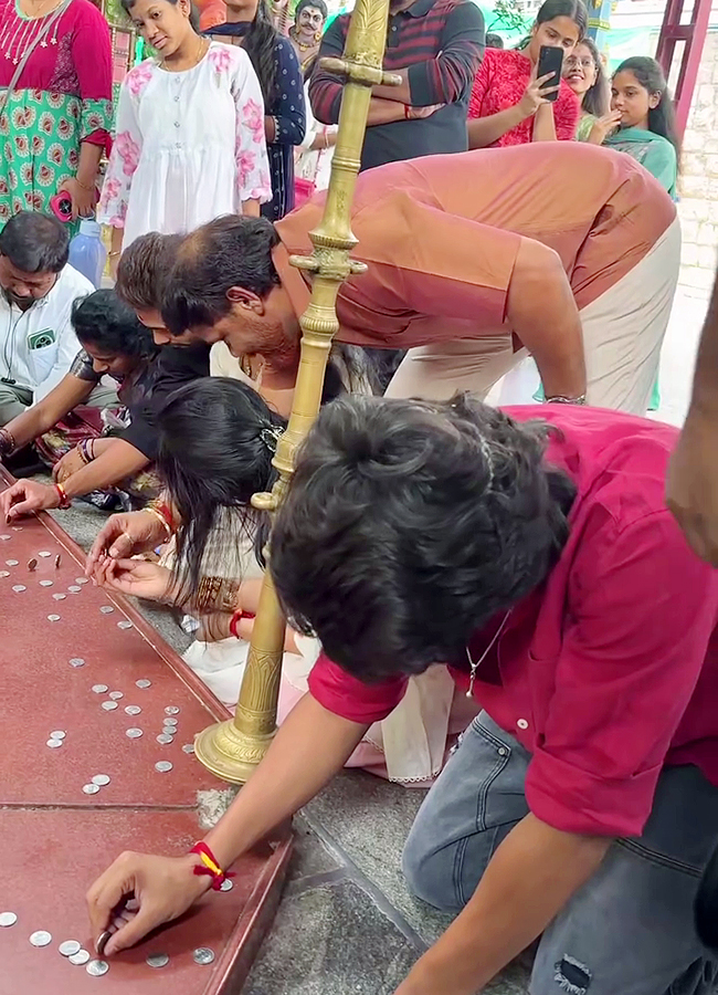 Cricketer Nitish Kumar Reddy in Peddamma Talli Temple Jubilee Hills7