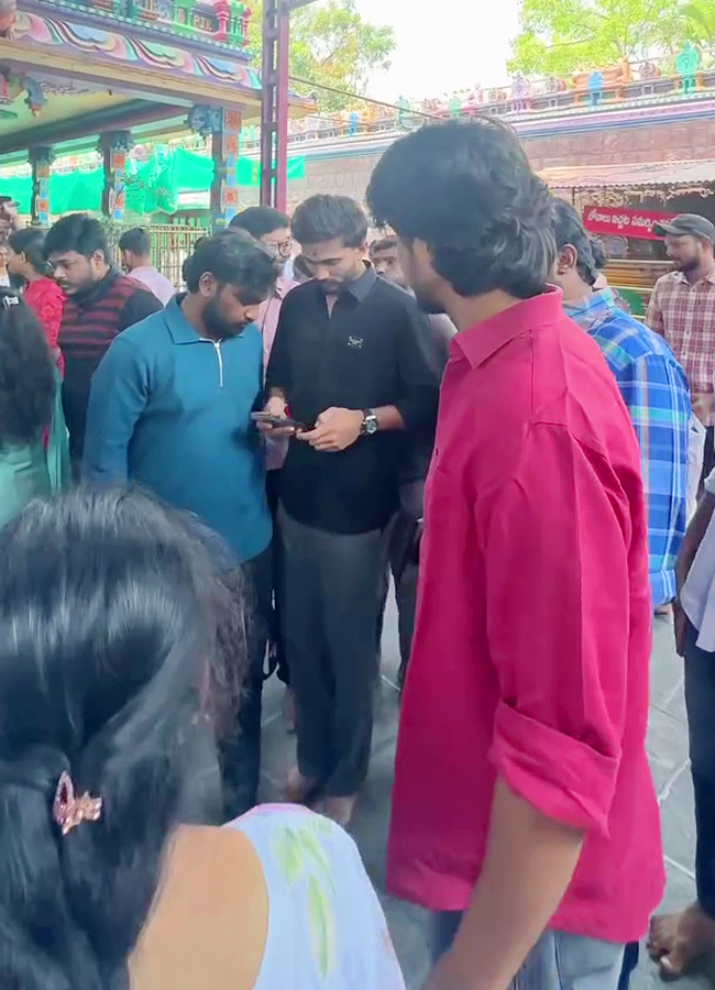 Cricketer Nitish Kumar Reddy in Peddamma Talli Temple Jubilee Hills8