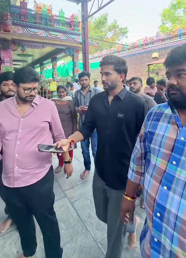 Cricketer Nitish Kumar Reddy in Peddamma Talli Temple Jubilee Hills9