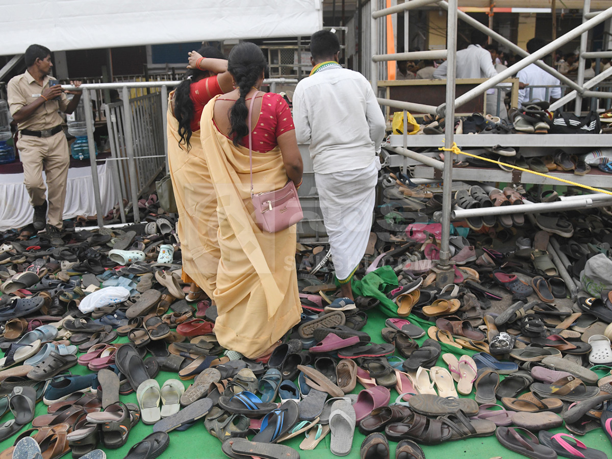 Devotional : Nijaroopa Darshanam at Simhachalam HD Photos14