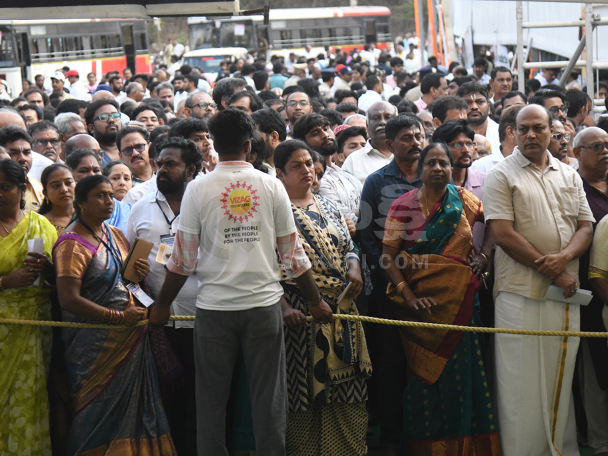 Devotional : Nijaroopa Darshanam at Simhachalam HD Photos16