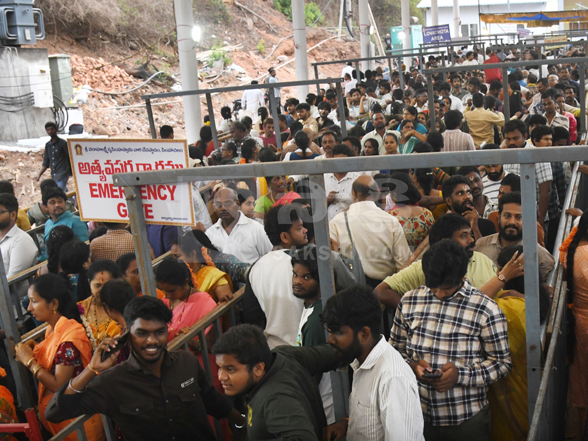 Devotional : Nijaroopa Darshanam at Simhachalam HD Photos2