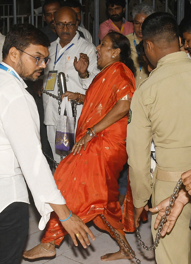 Devotional : Nijaroopa Darshanam at Simhachalam HD Photos21